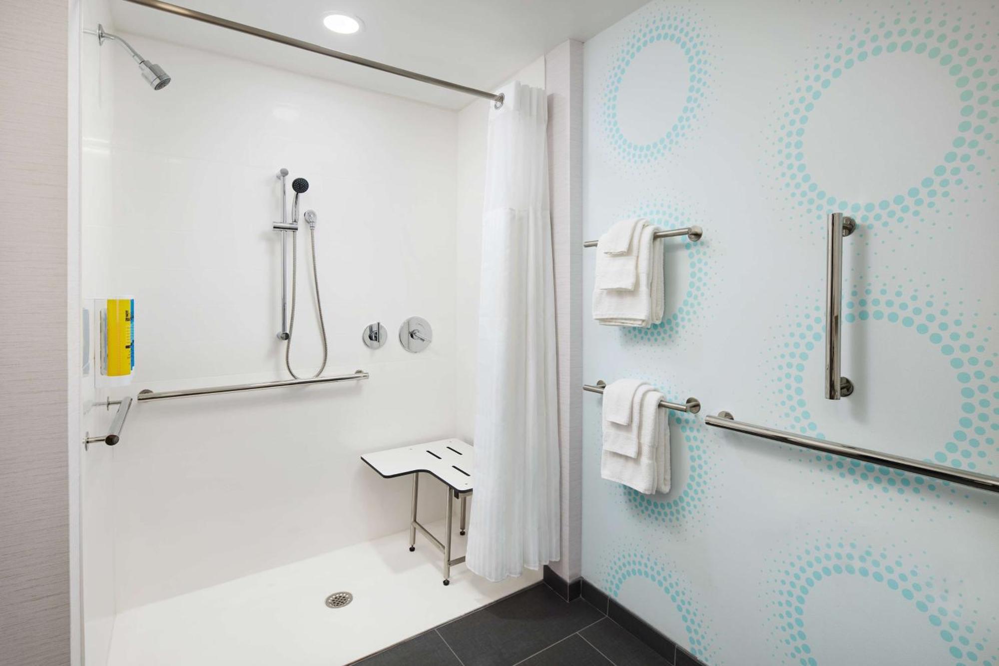 Tru By Hilton Atlanta Northlake Parkway, Ga Hotel